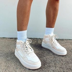 Princess Polly Rylee Sneakers Beige/White, size 8